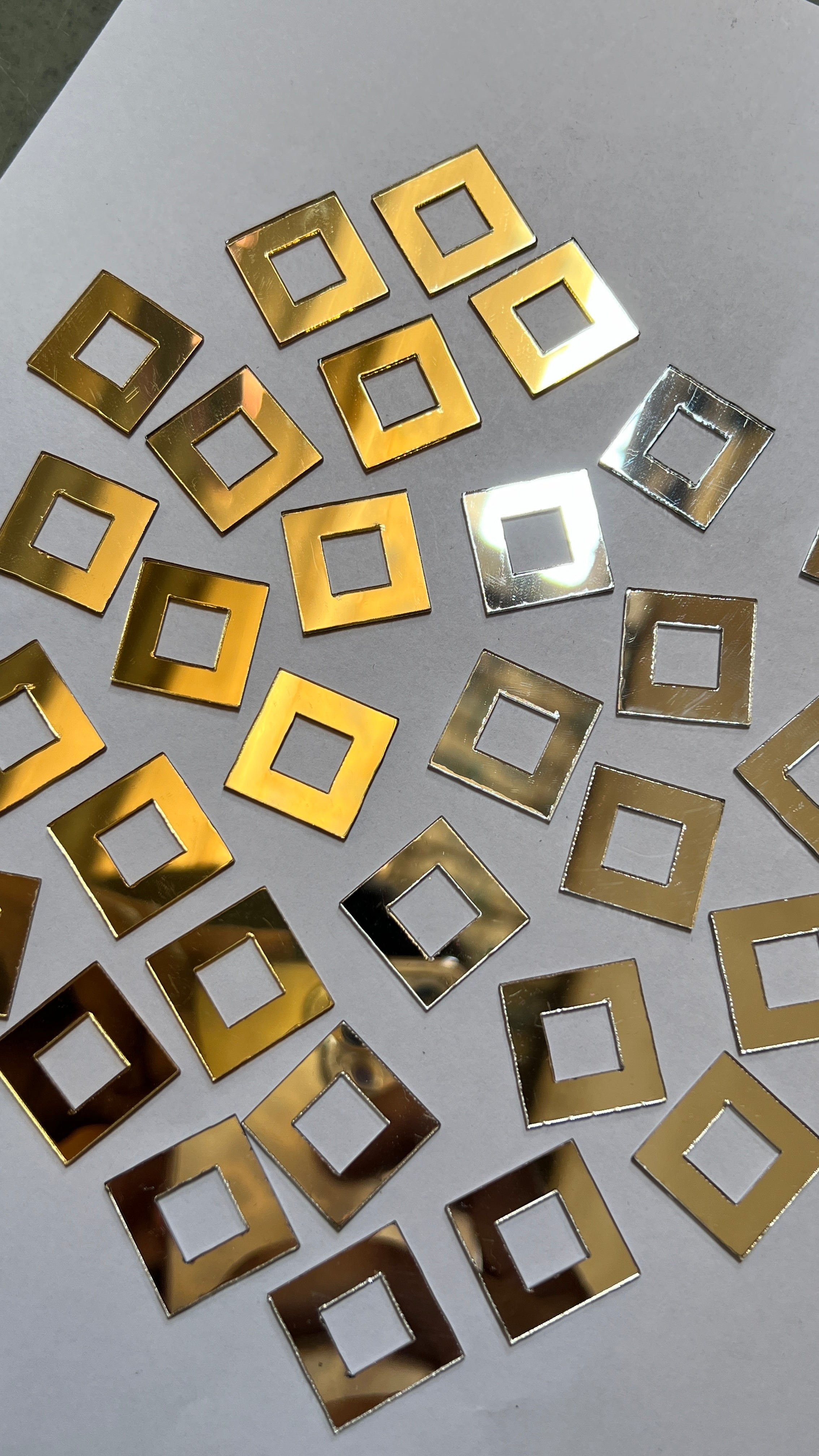 Acrylic normal shape mirrors – Mirror Glass World Wide