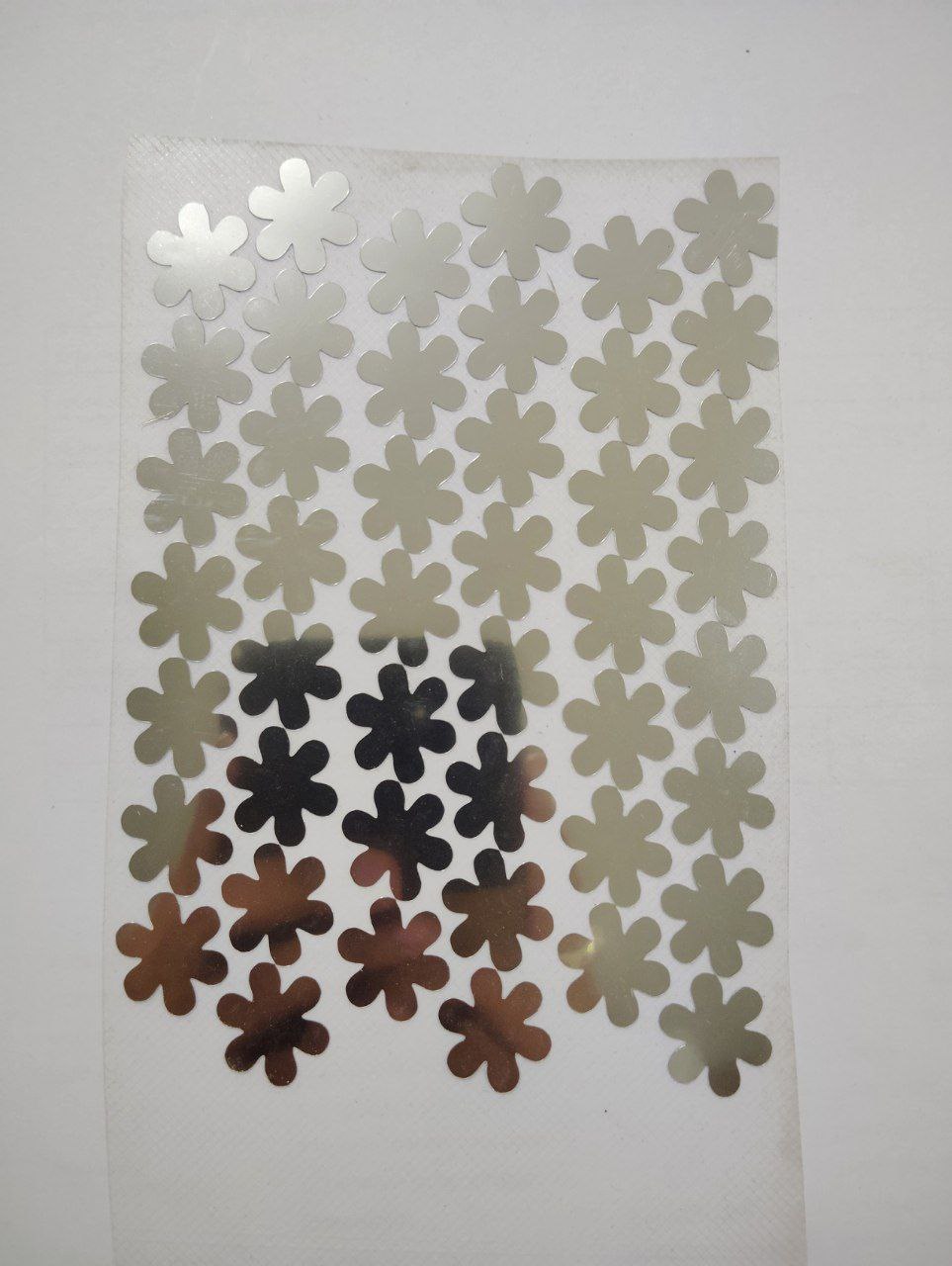 Plastic mirror sheet flower shape